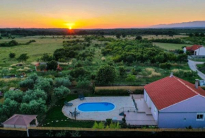 Holiday house with a swimming pool Zemunik Donji, Zadar - 21653